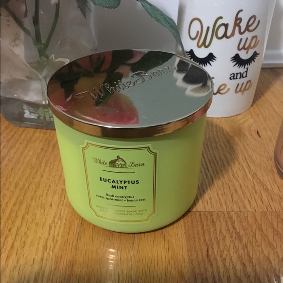 Candle‎ - Picture 1 of 1